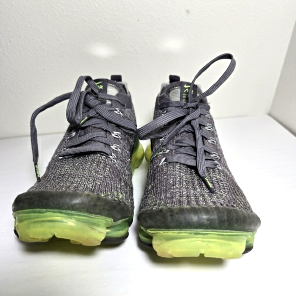 Nike VaporMax Flyknit Men's Gray and Green Running Shoes size 11 - Picture 3 of 16